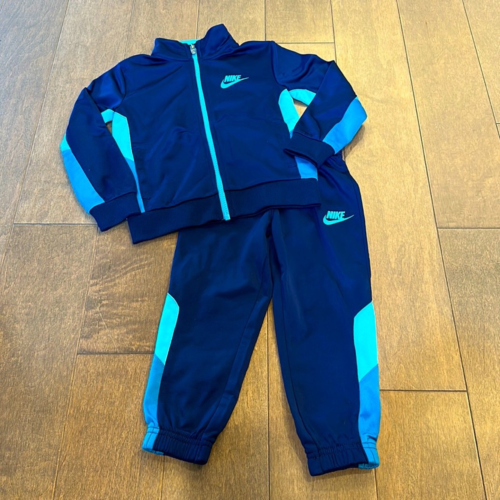 Nike Sweatsuit